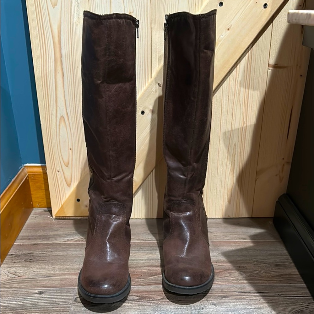 Beartraps brown women’s Oria Faux leather in size 8 1/2